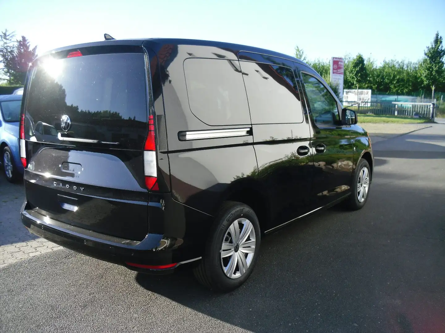Volkswagen Caddy Family*DSG*Klimaautomatik*SHZG*KAMERA*PDC* Schwarz - 2