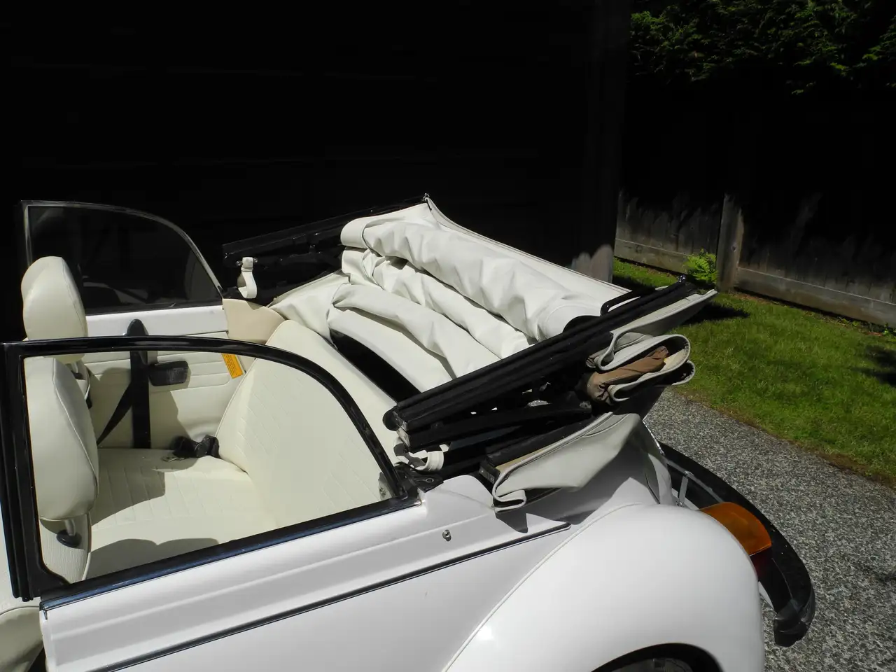 Volkswagen Beetle снимка Volkswagen Beetle