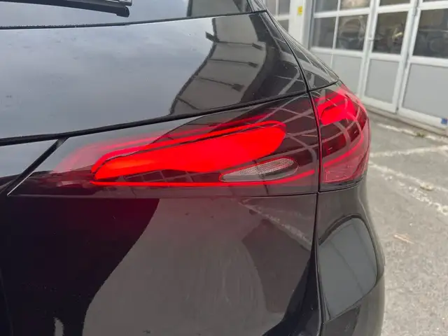 Mercedes-Benz GLC 200 d 4MATIC AMG-Premium Paket * Pano * Ansicht 23