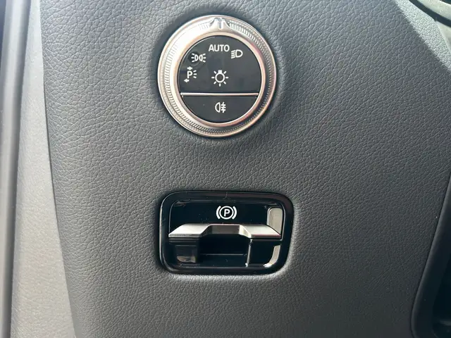 Mercedes-Benz GLC 200 d 4MATIC AMG-Premium Paket * Pano * Ansicht 13