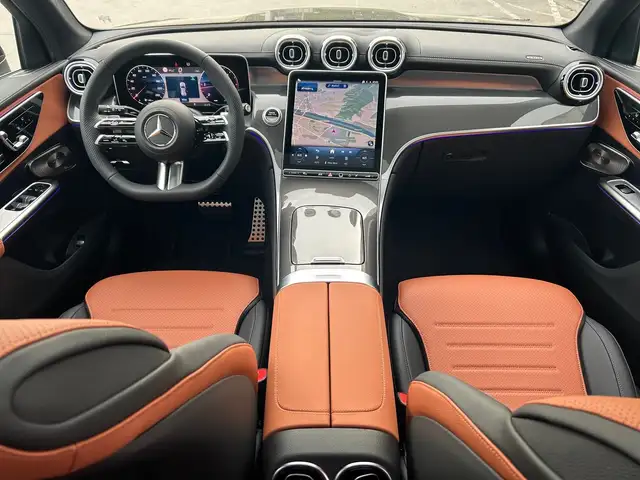 Mercedes-Benz GLC 200 d 4MATIC AMG-Premium Paket * Pano * Ansicht 2