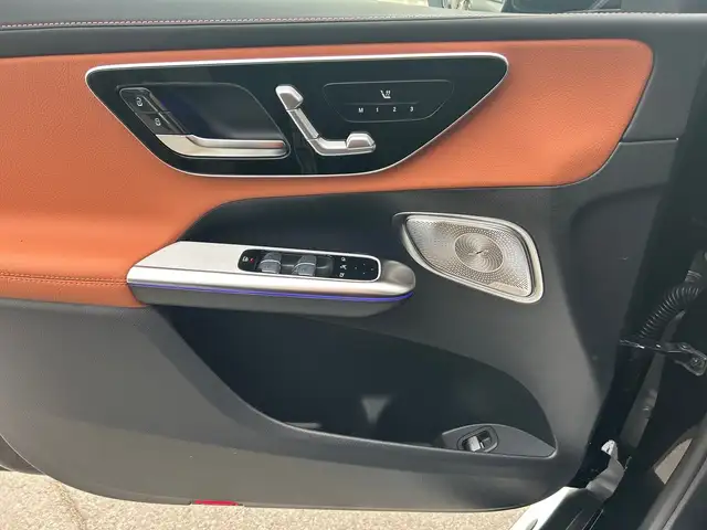 Mercedes-Benz GLC 200 d 4MATIC AMG-Premium Paket * Pano * Ansicht 12