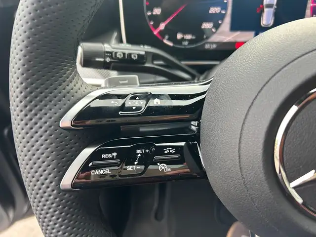 Mercedes-Benz GLC 200 d 4MATIC AMG-Premium Paket * Pano * Ansicht 14