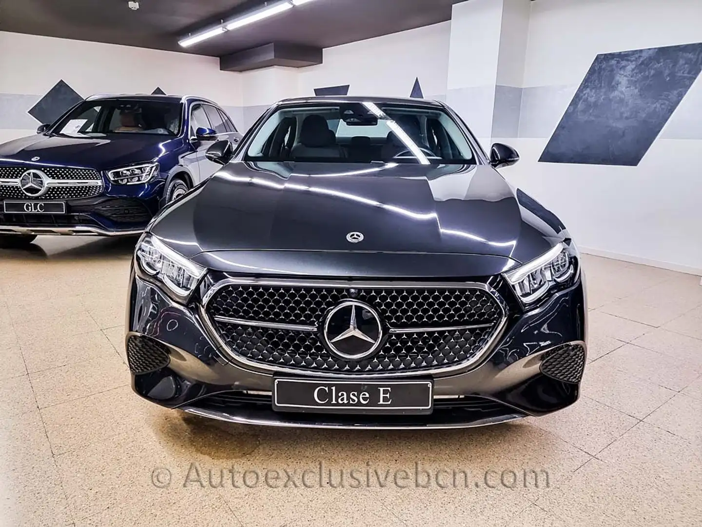 Mercedes-Benz E 300 Grau - 1