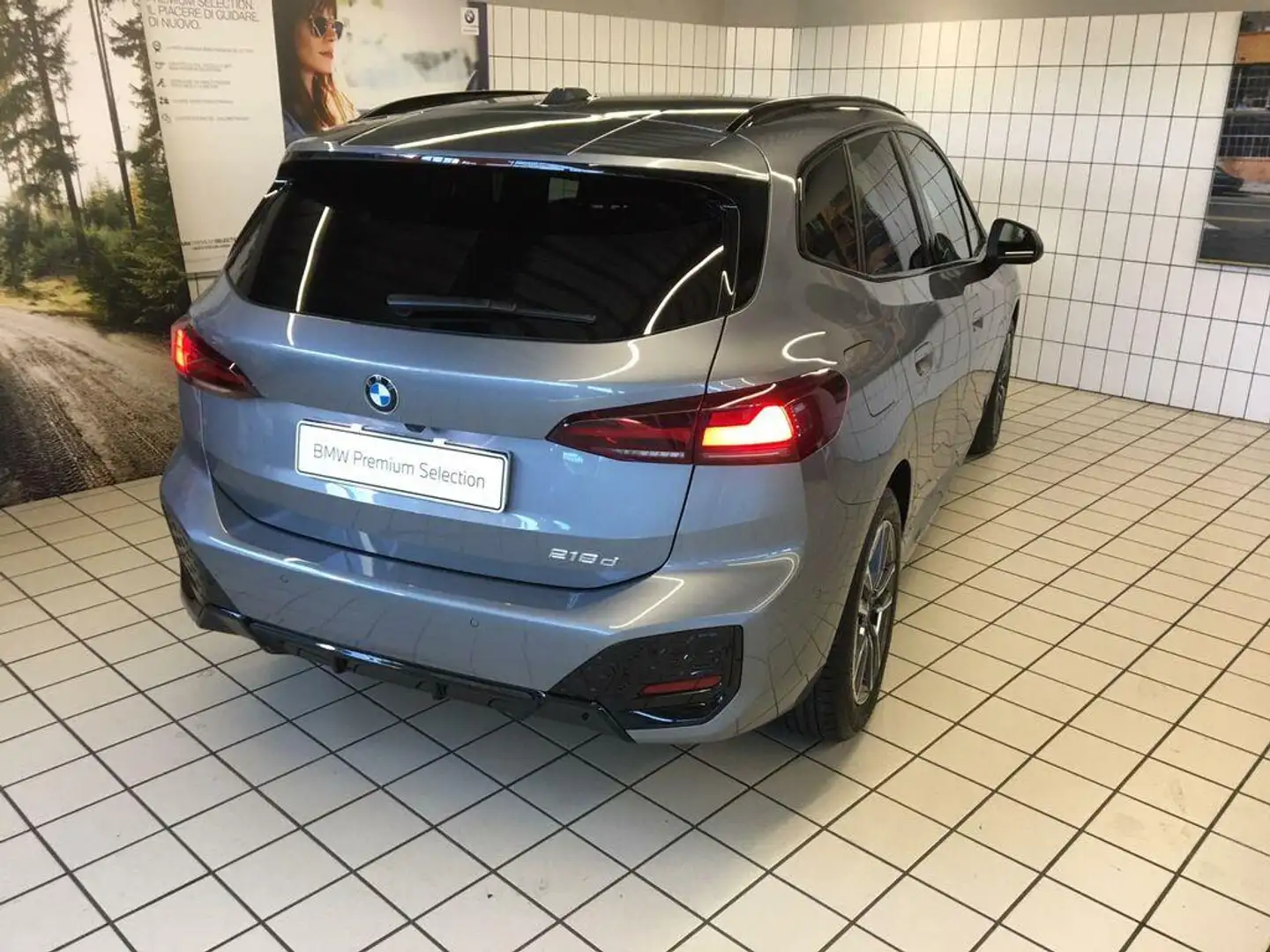 BMW 218 d Active Tourer Msport auto Grigio - 2