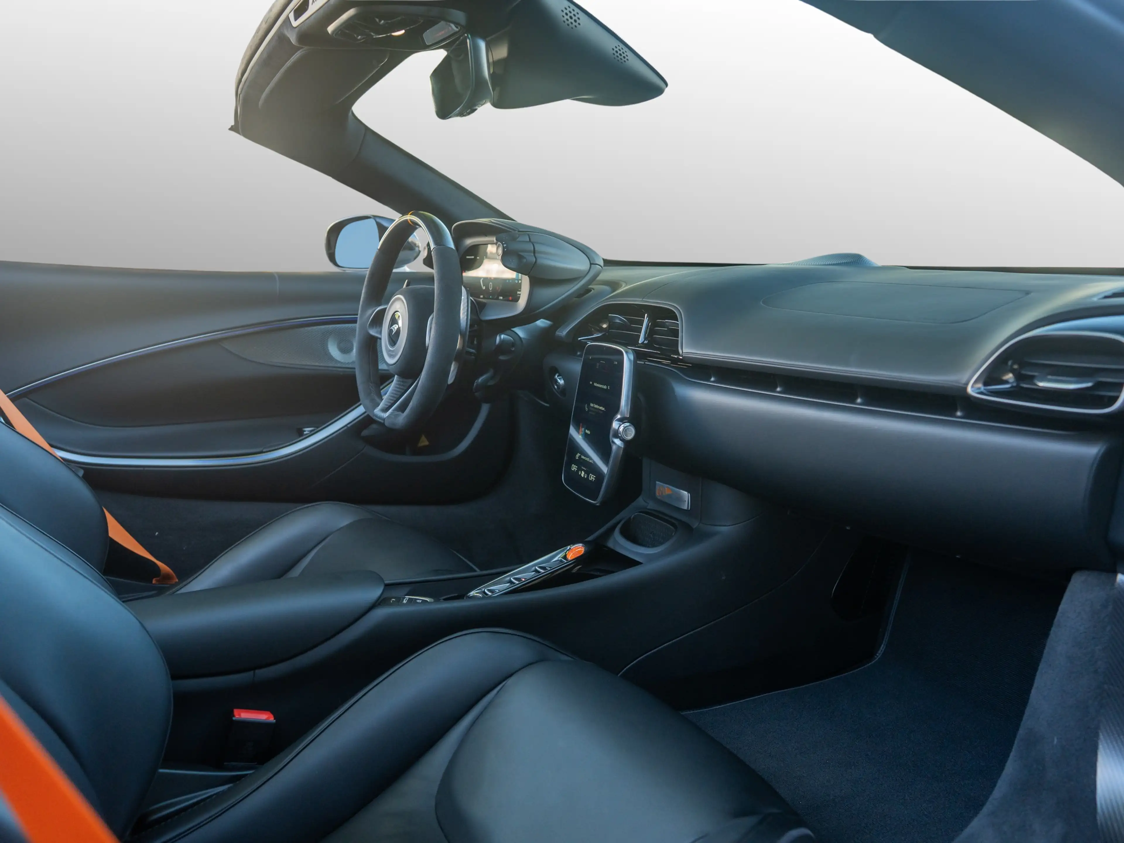 McLaren Artura TechLux Int. | B&W | Carbon | ECR — photo 10