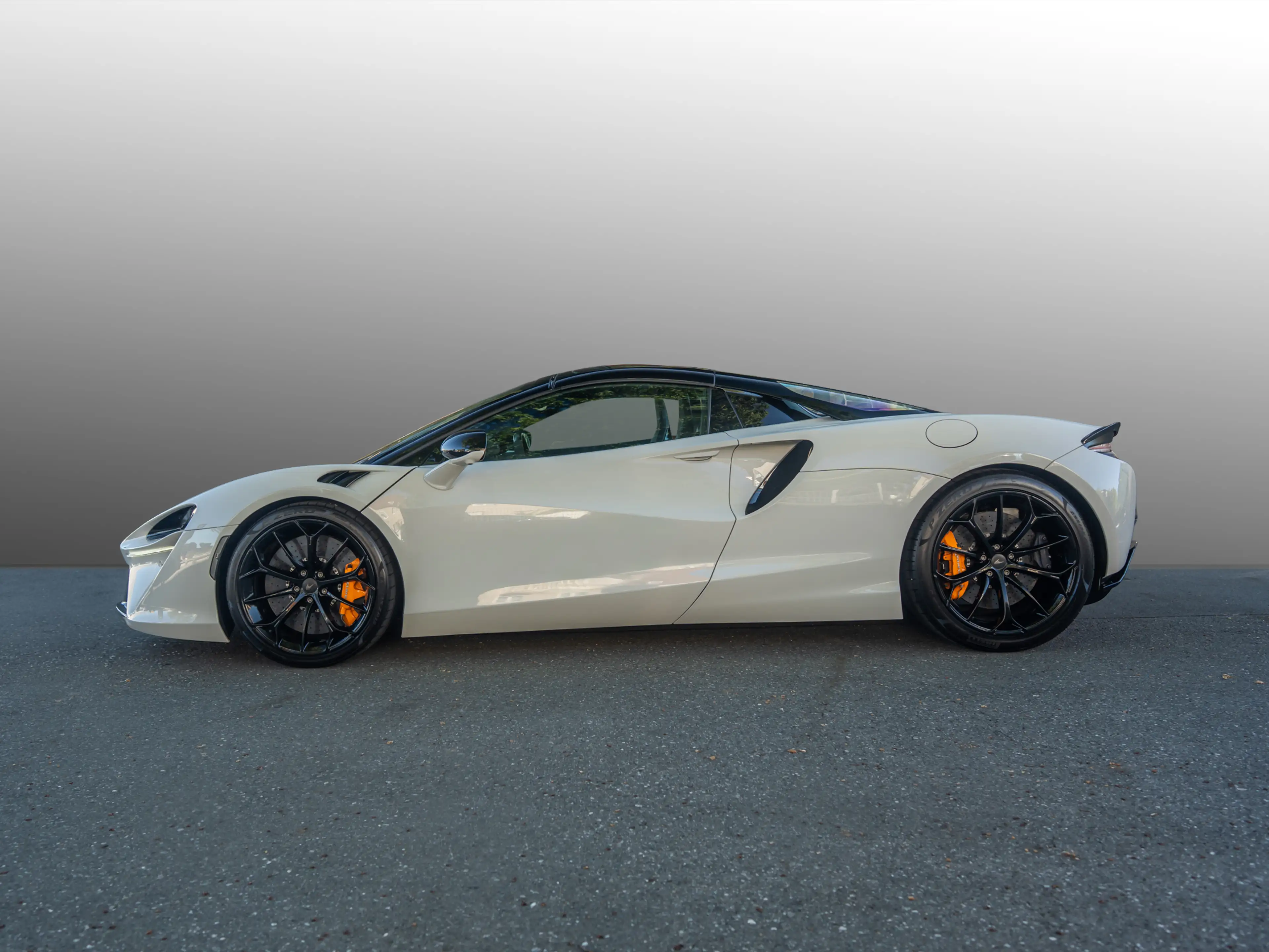 McLaren Artura TechLux Int. | B&W | Carbon | ECR — photo 3