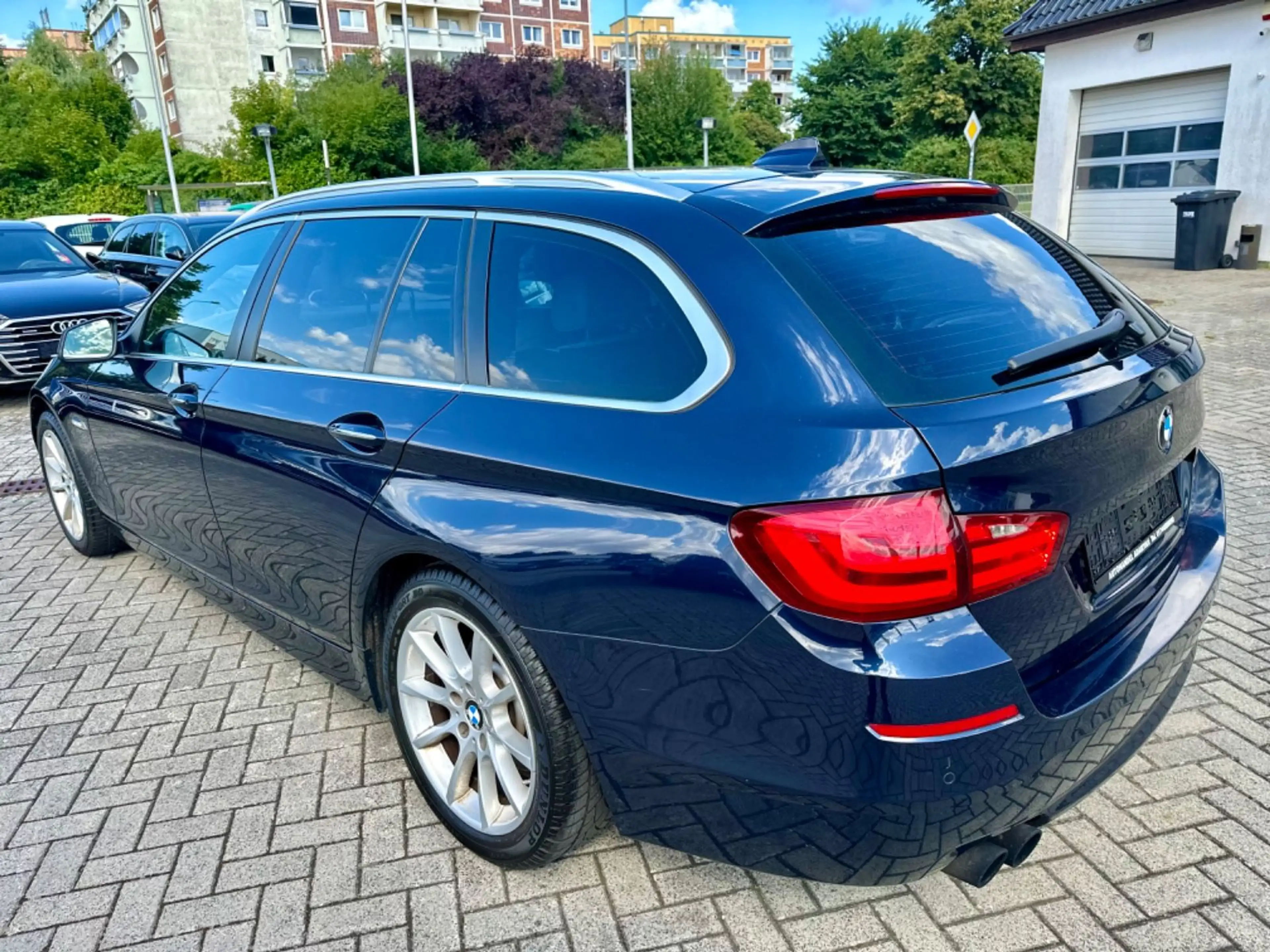 BMW 525 5 Touring NAVI XENON LEDER TEMPOMAT AHK — photo 4