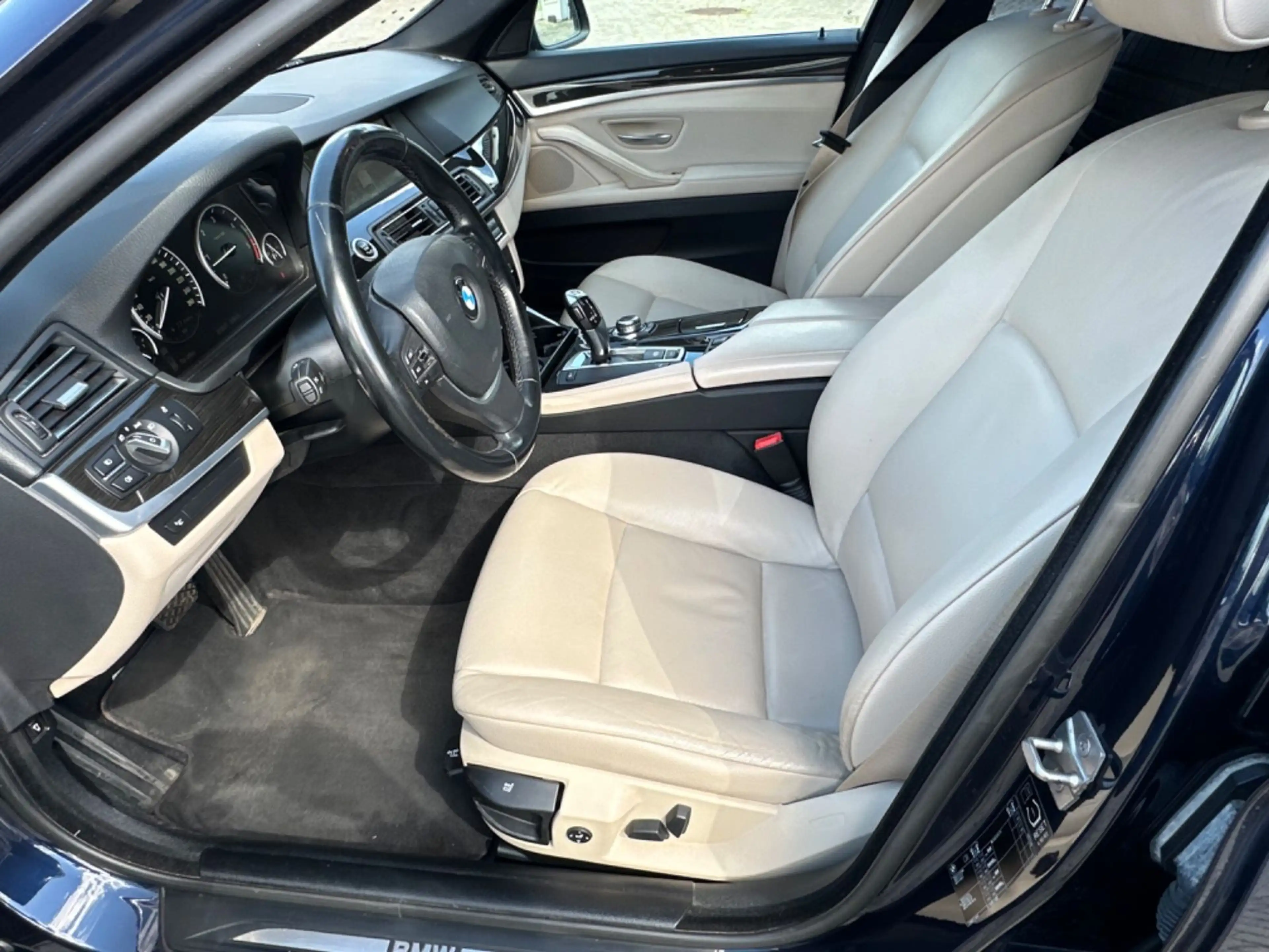 BMW 525 5 Touring NAVI XENON LEDER TEMPOMAT AHK — photo 15