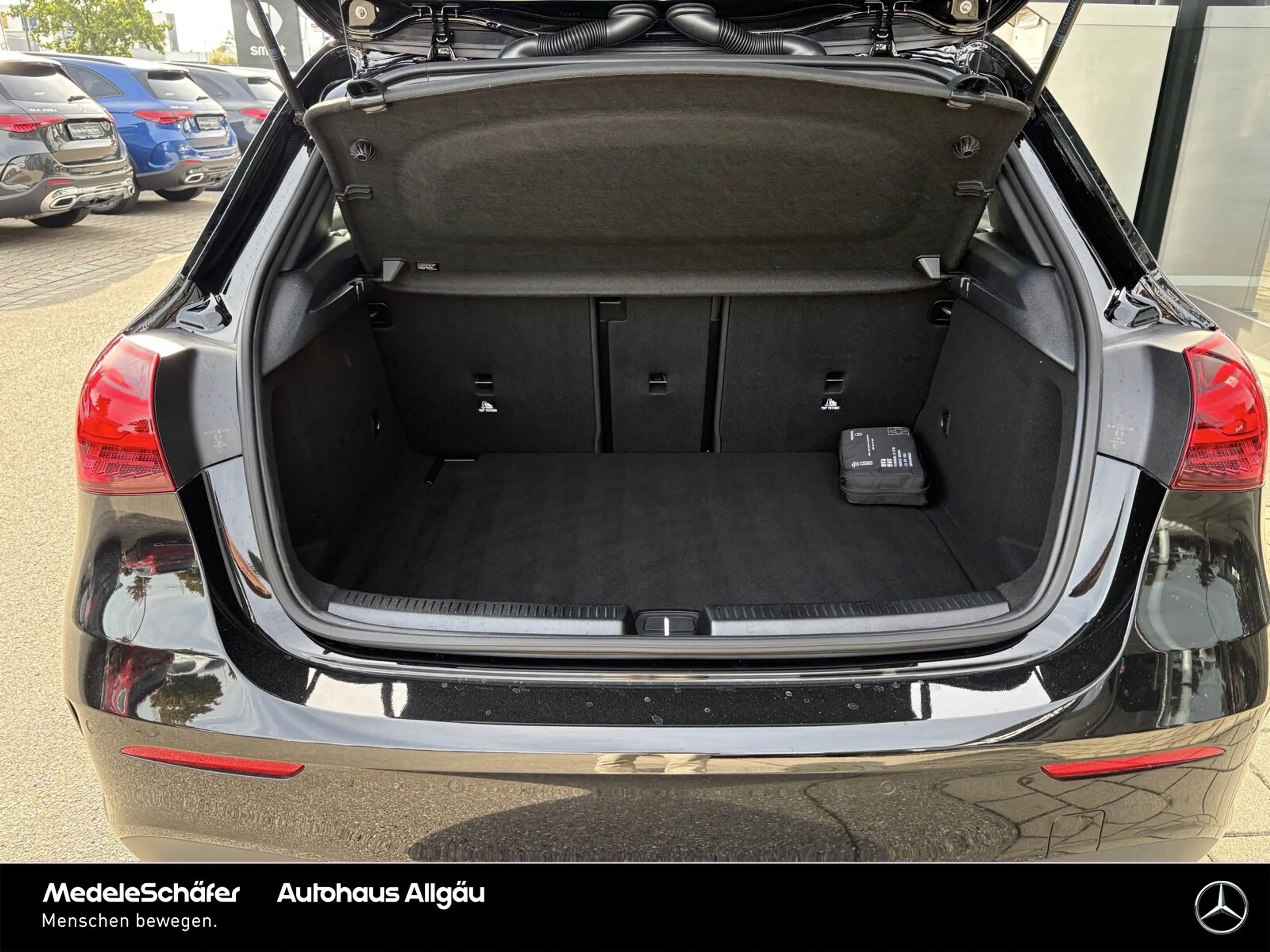 Mercedes-Benz A 180 A 180 Special AMG Night AdvanSound MBUX Kam Sport — photo 5