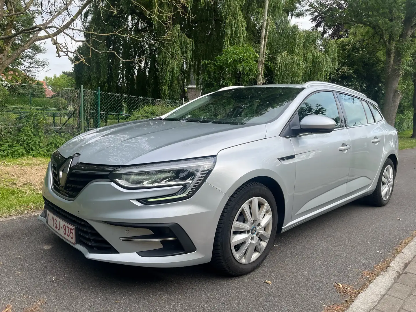 Renault Megane E-Tech Plateado - 1