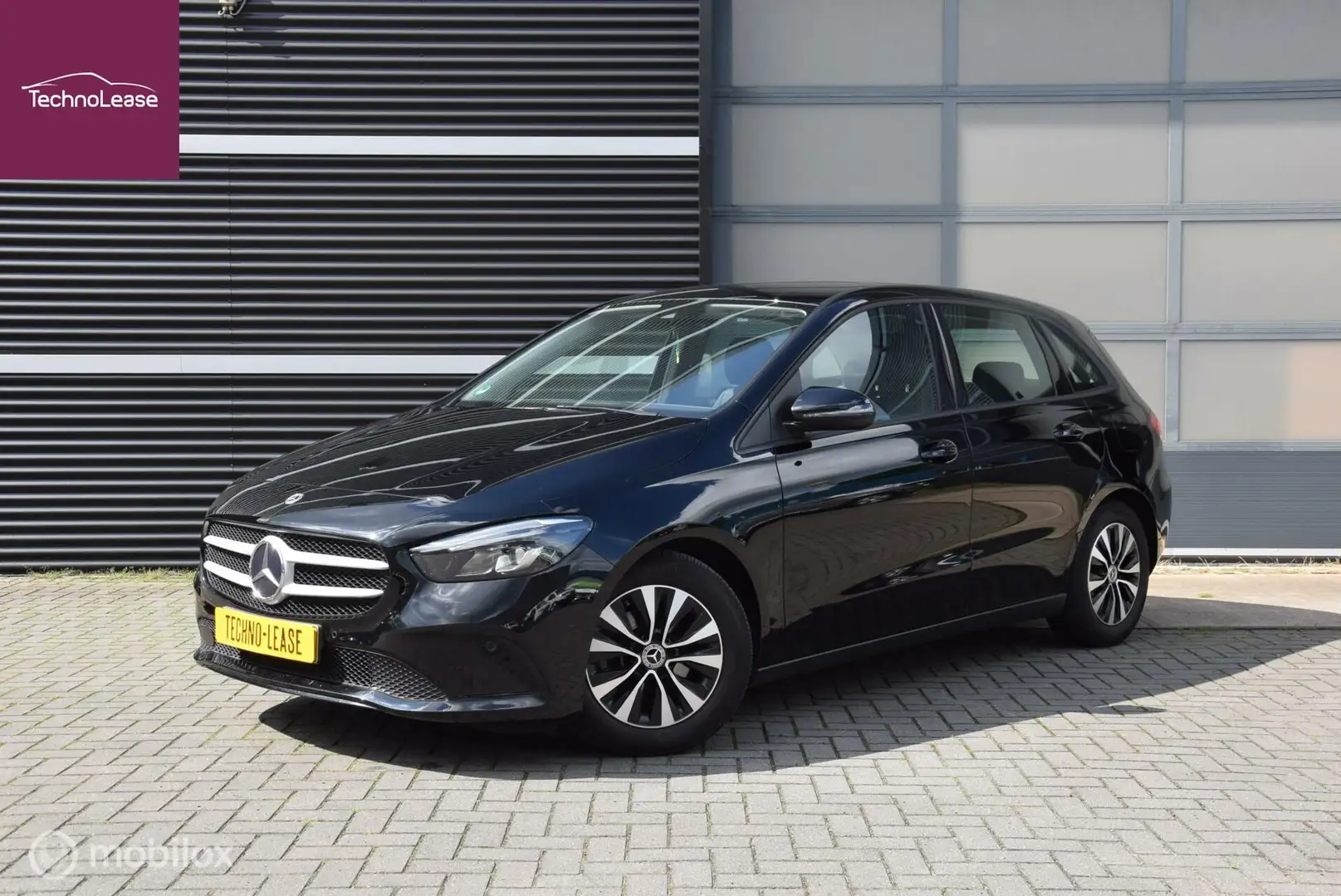 Mercedes-Benz B 180 Business Solution 7g-dct automaat + trekhaak Zwart - 1