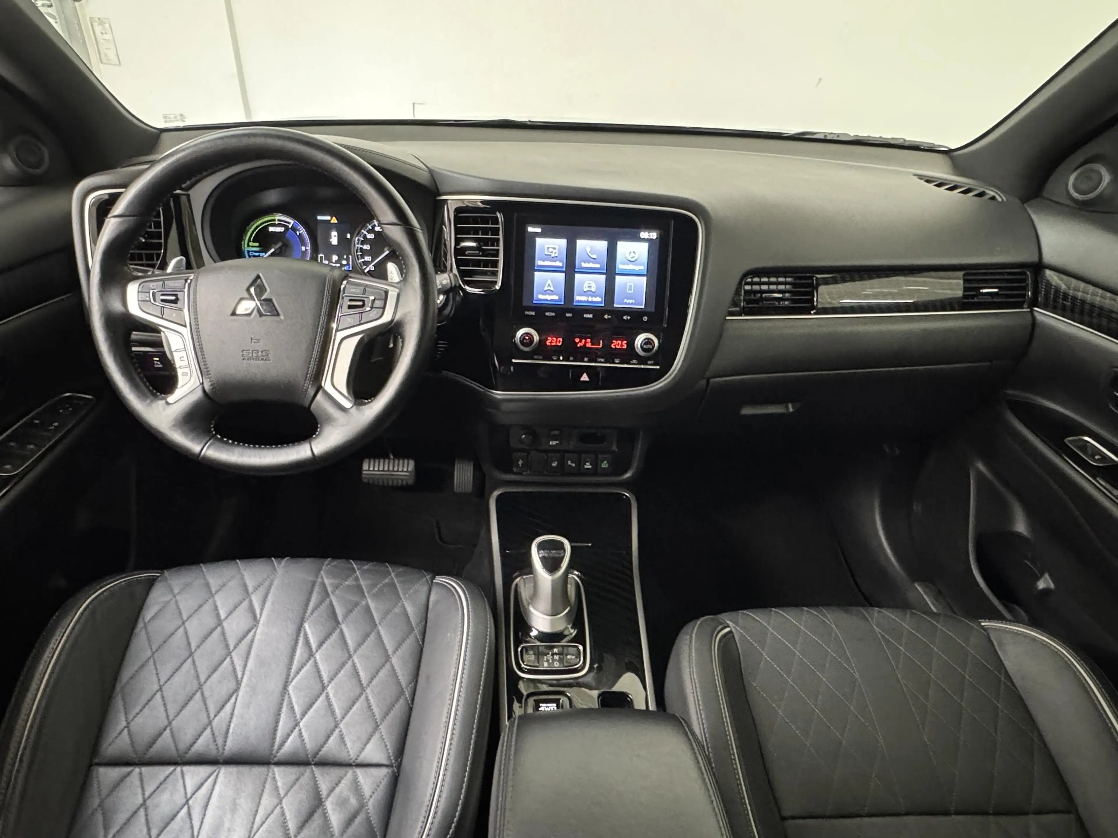 Mitsubishi Outlander 2.4 PHEV Intense+ | Trekhaak | Leder | 360 Camera — photo 3