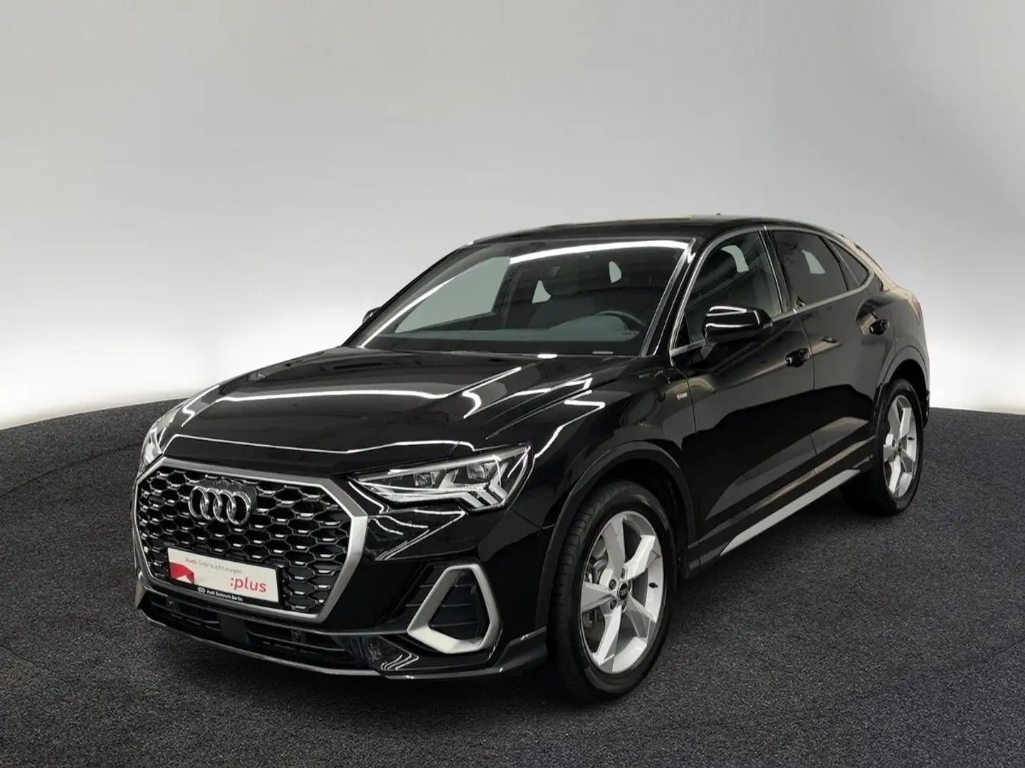 Audi Q3 S line 40 TDI qu.S tr. AHK RFK STDH Schwarz - 2