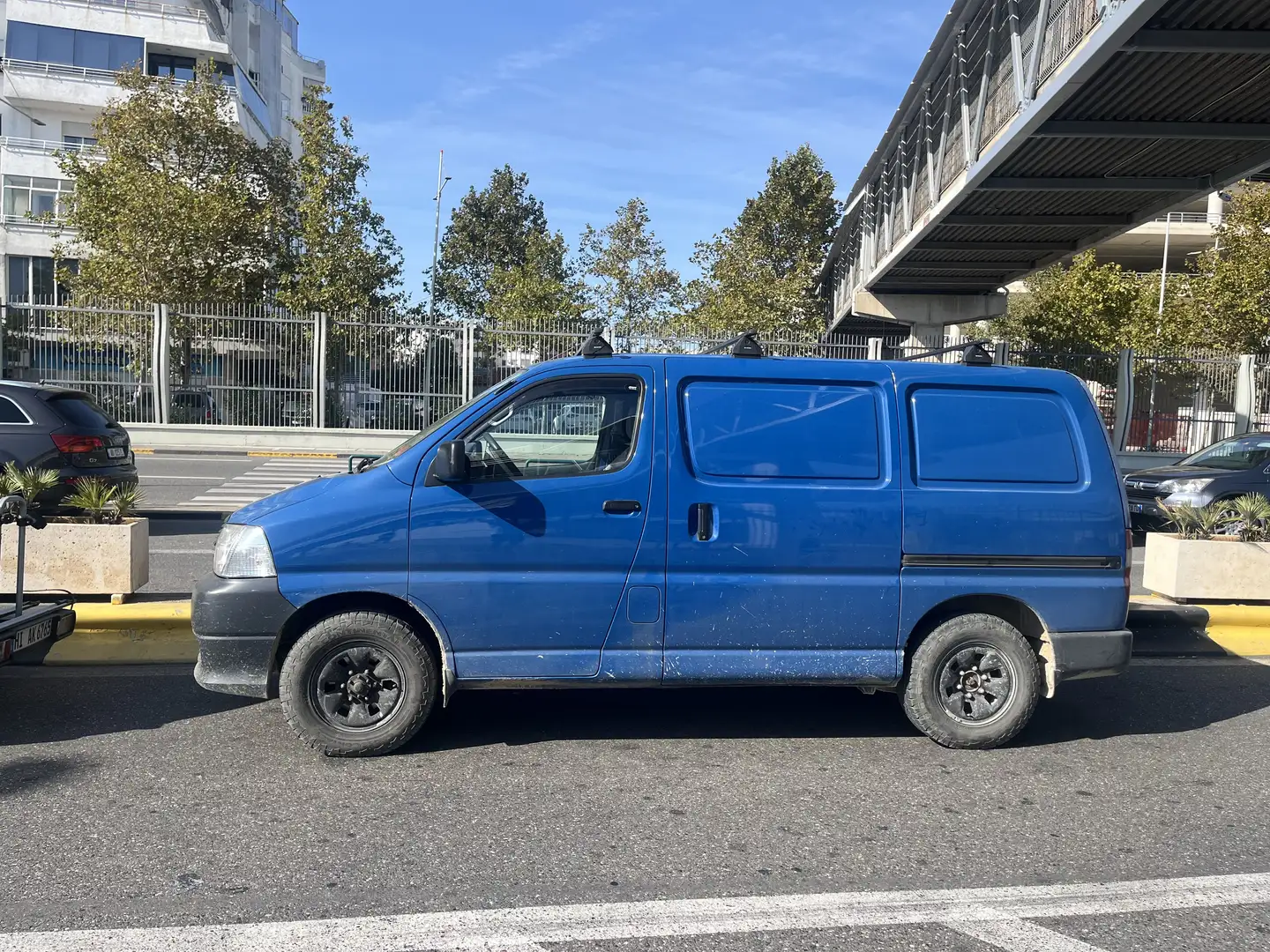 Toyota Hiace 2,5 D-4D 120 kurz - 1