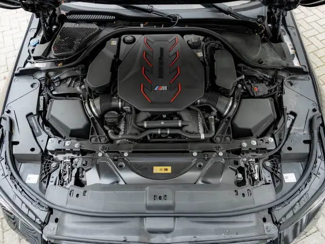 BMW M5 view 11