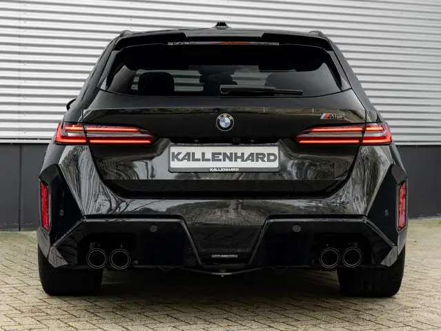 BMW M5 view 7