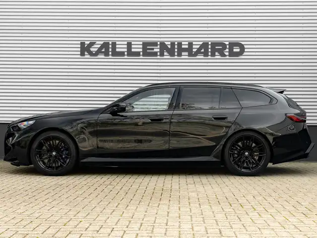 BMW M5 view 8