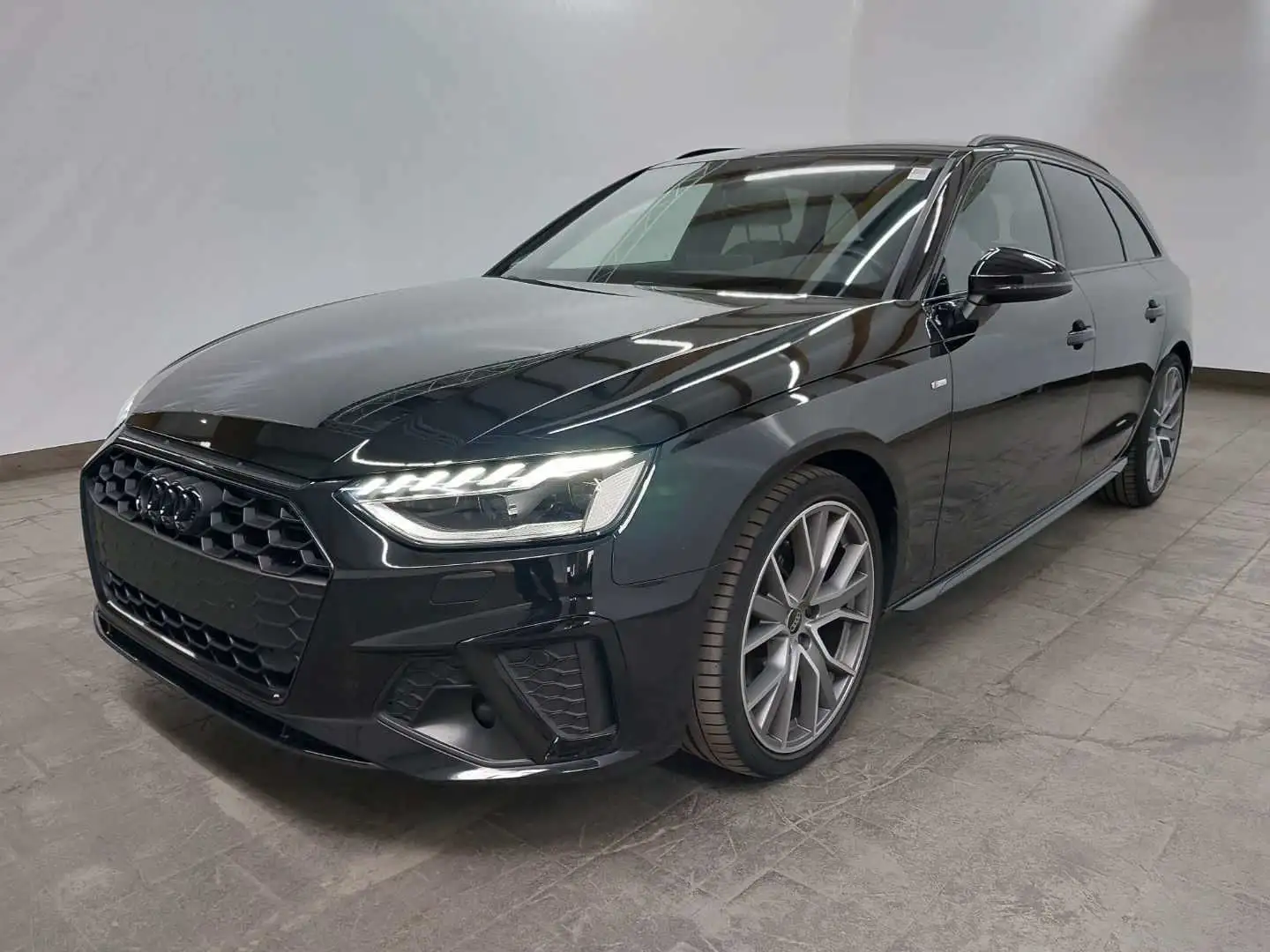 Audi A4 Avant 35 TFSI S line Schwarz - 1