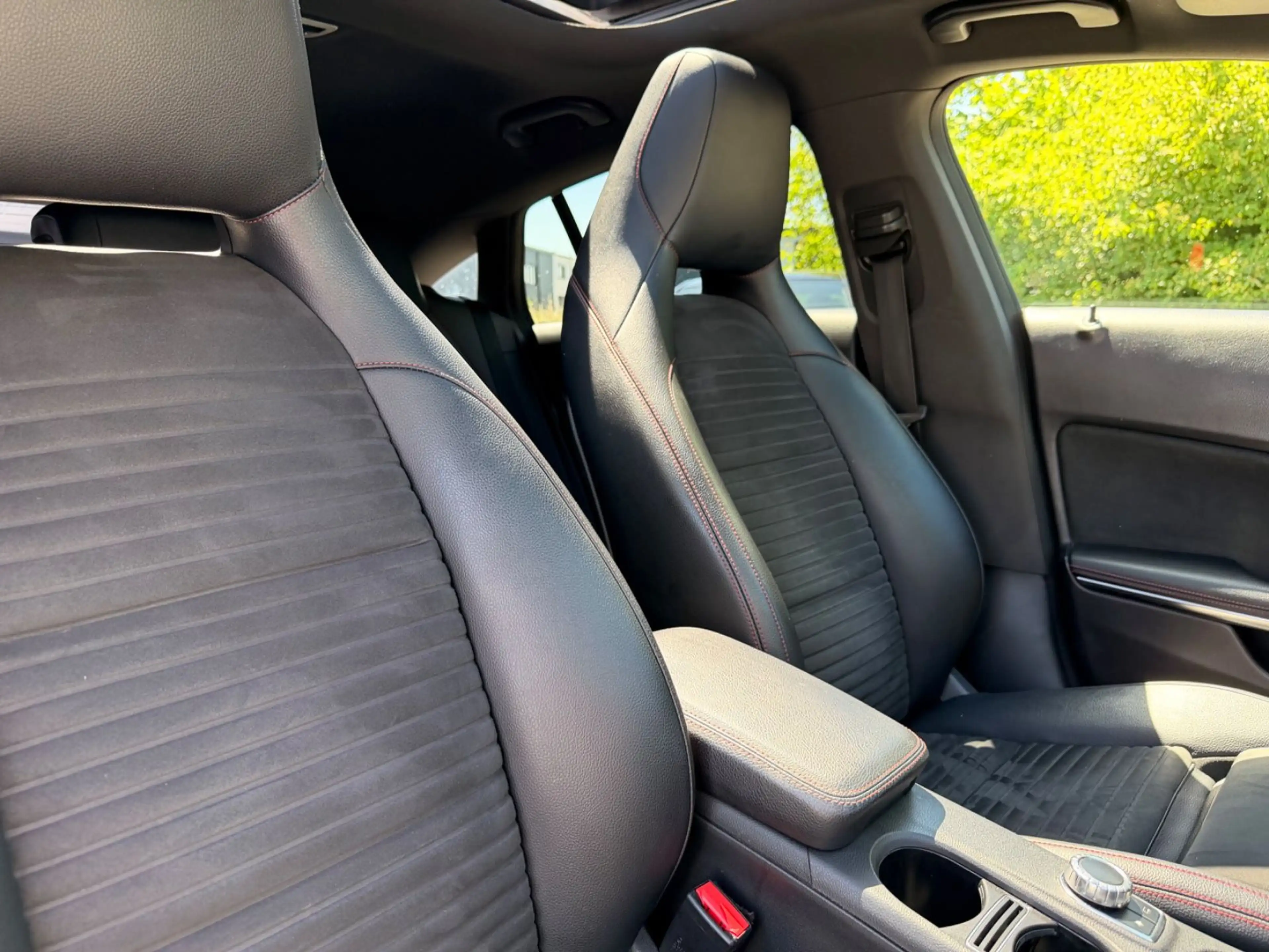 Mercedes-Benz CLA 220 *AMG Paket*Pano* — photo 14