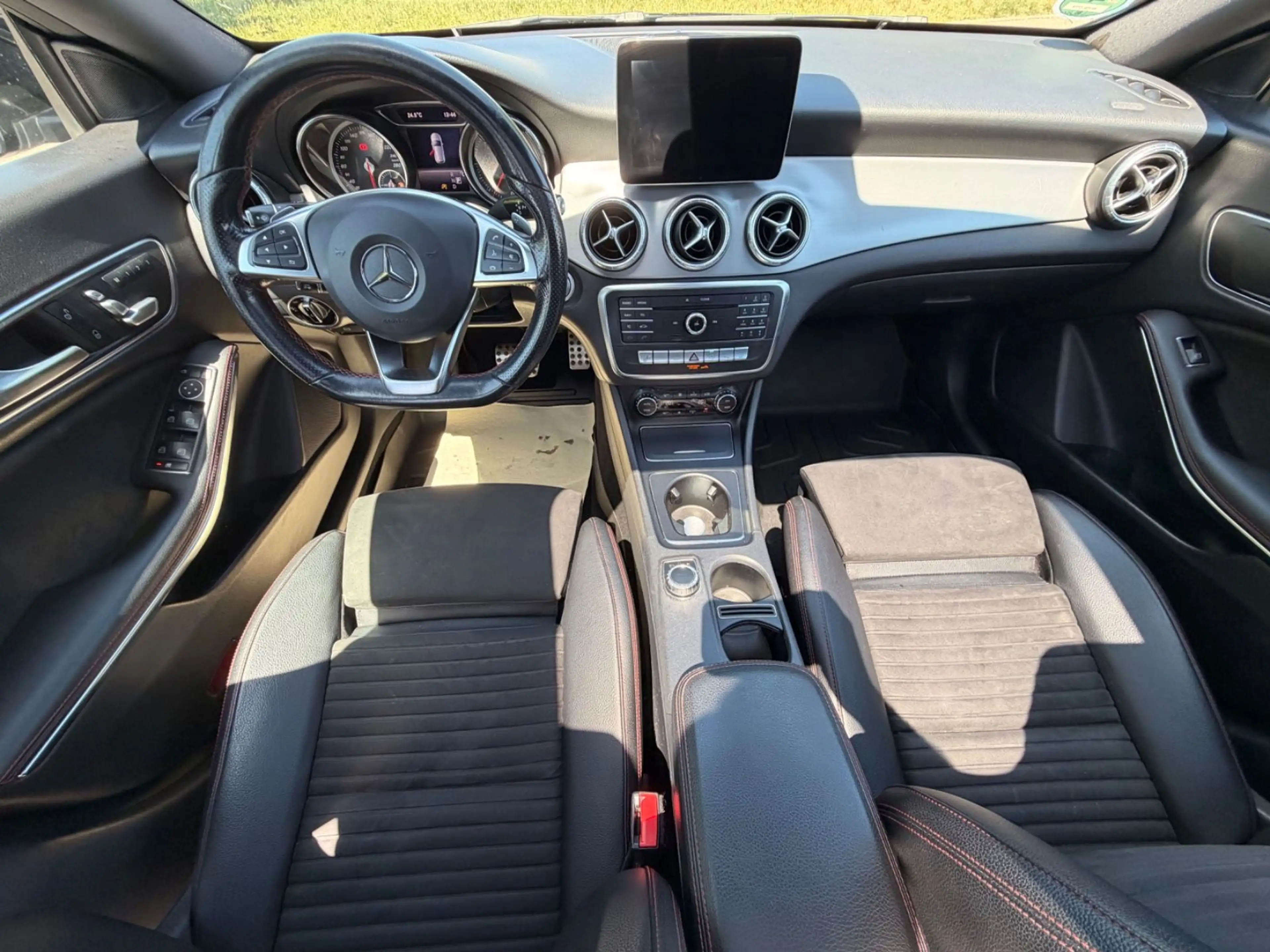 Mercedes-Benz CLA 220 *AMG Paket*Pano* — photo 11