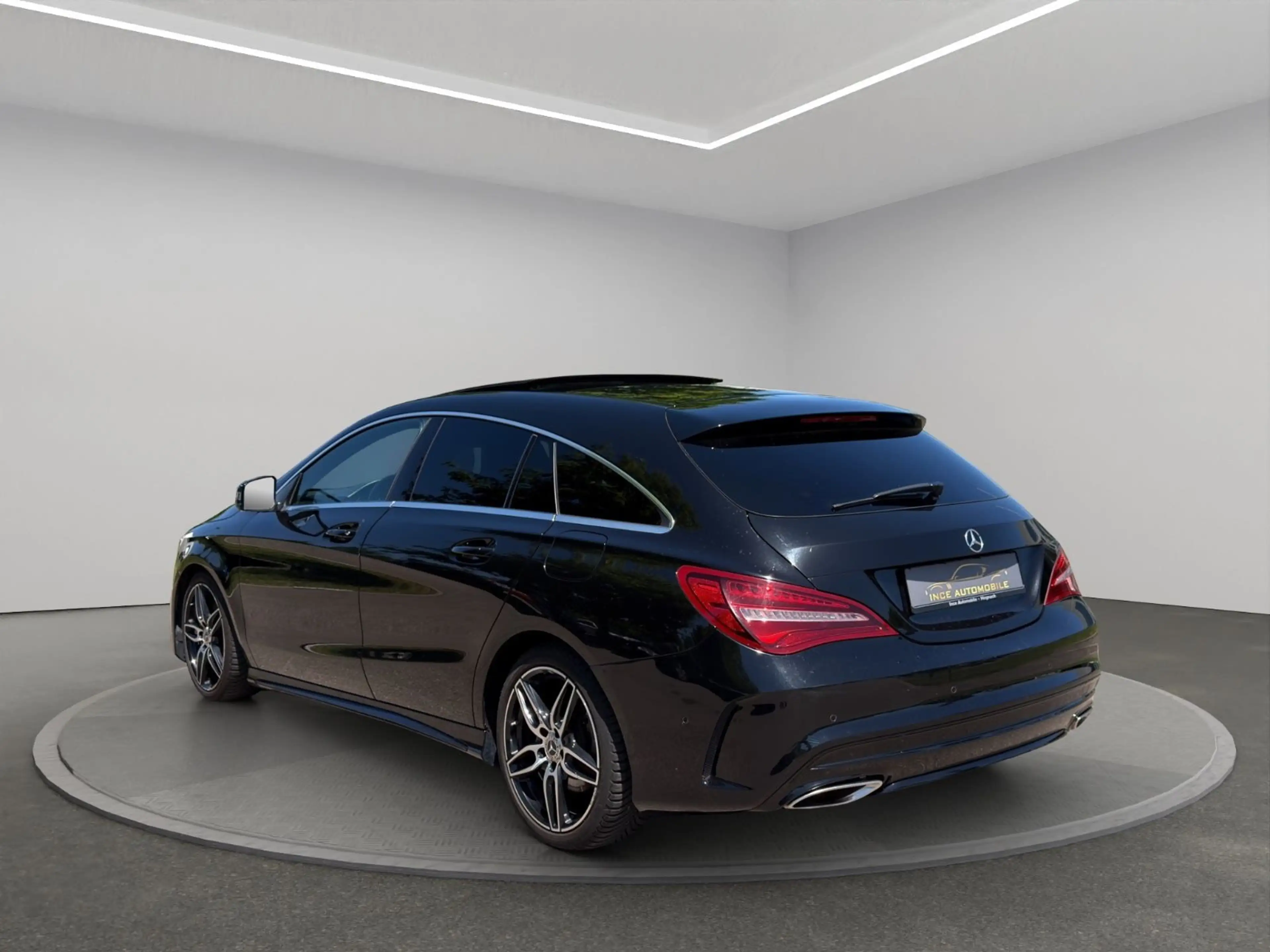 Mercedes-Benz CLA 220 *AMG Paket*Pano* — photo 4