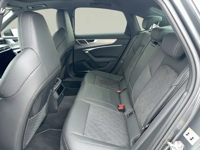 Audi S6 view 12
