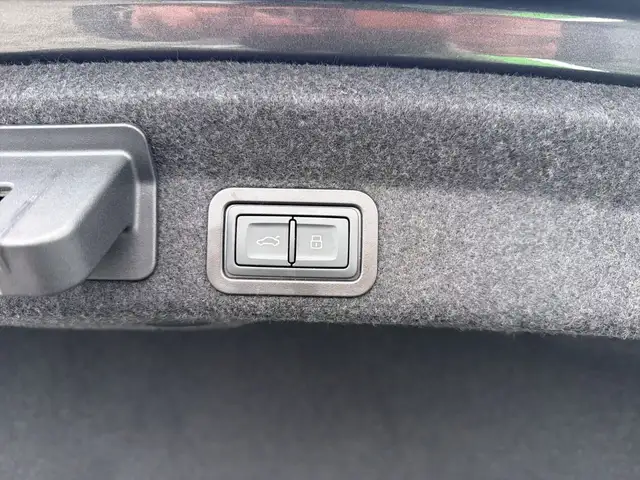 Audi S6 view 14
