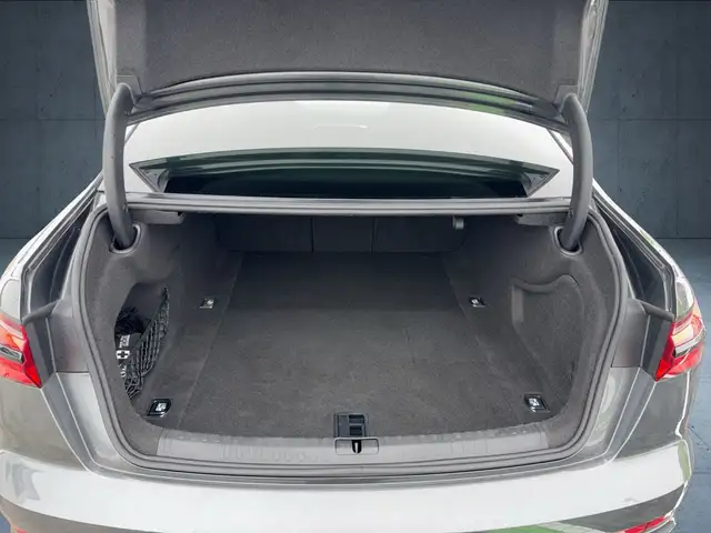 Audi S6 view 13