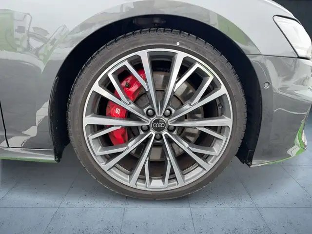Audi S6 view 7