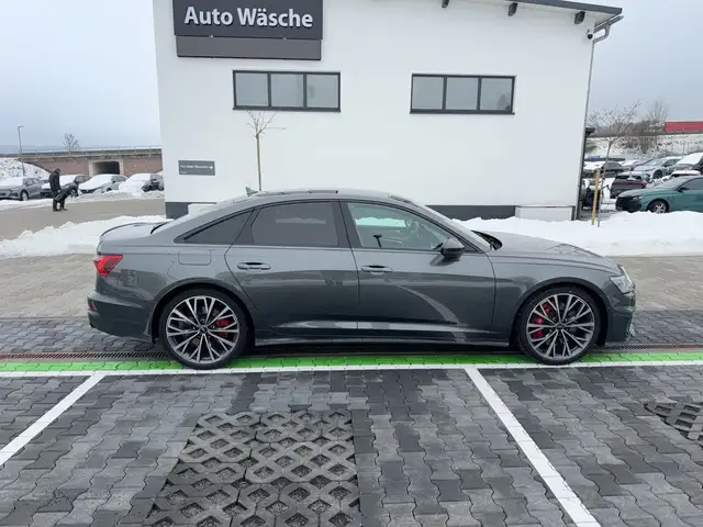 Audi S6 view 6
