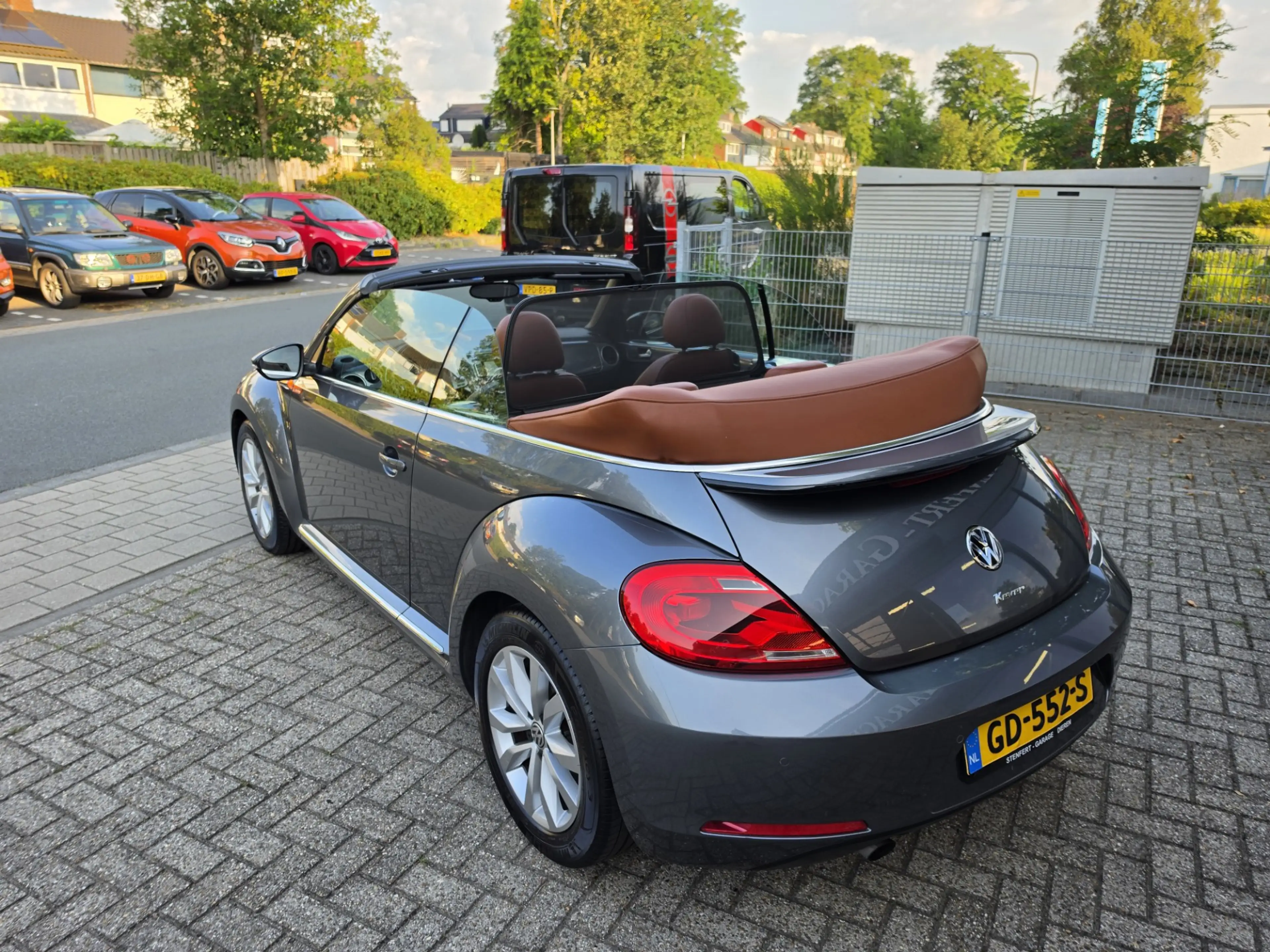 Volkswagen Beetle Cabriolet 1.2 TSI Design BlueMotion — photo 4