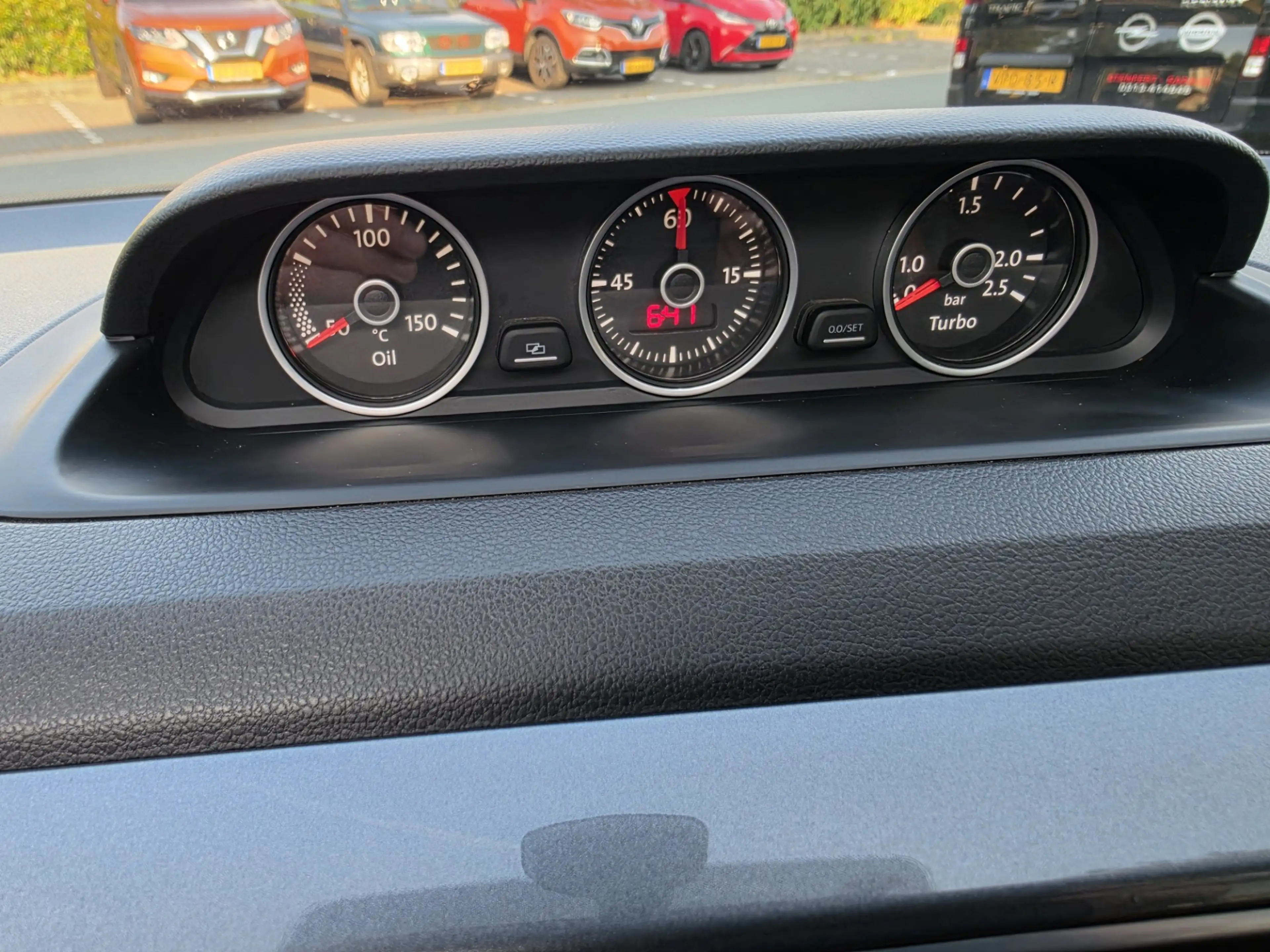 Volkswagen Beetle Cabriolet 1.2 TSI Design BlueMotion — photo 11