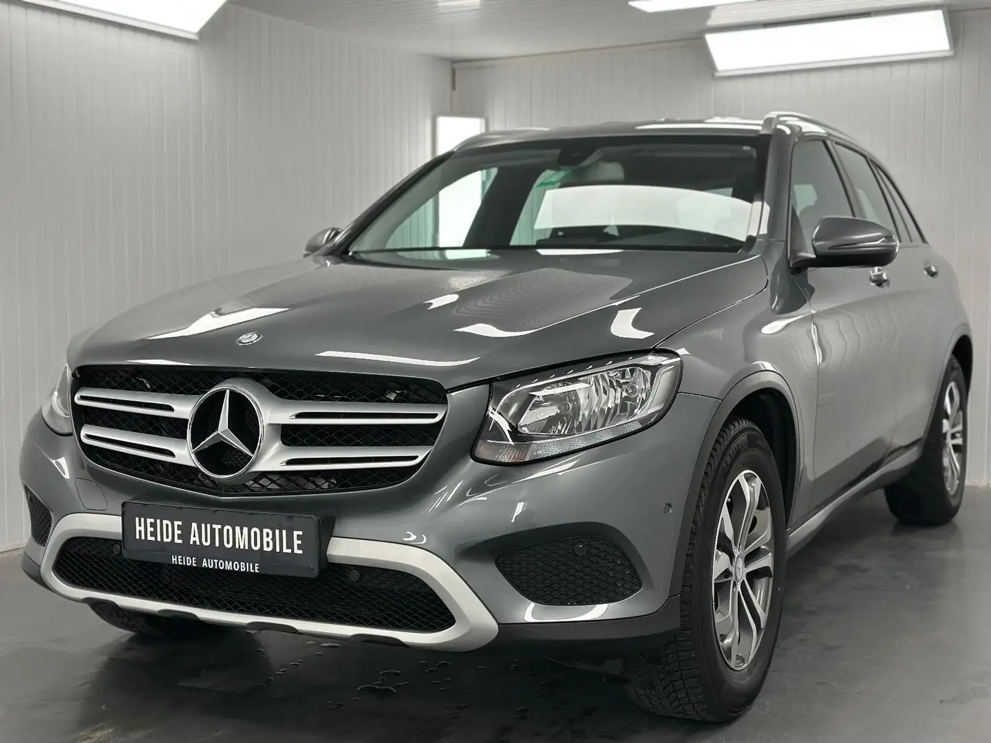 Mercedes-Benz GLC 250 4Matic 1. Hand Ahk Scheckheft Grau - 1