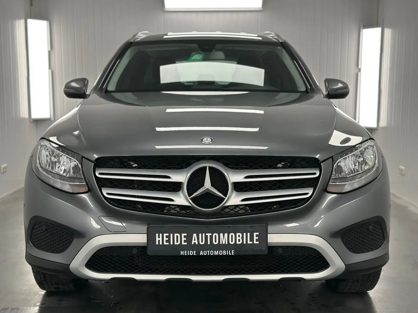 Mercedes-Benz GLC 250 4Matic 1. Hand Ahk Scheckheft Grau - 2