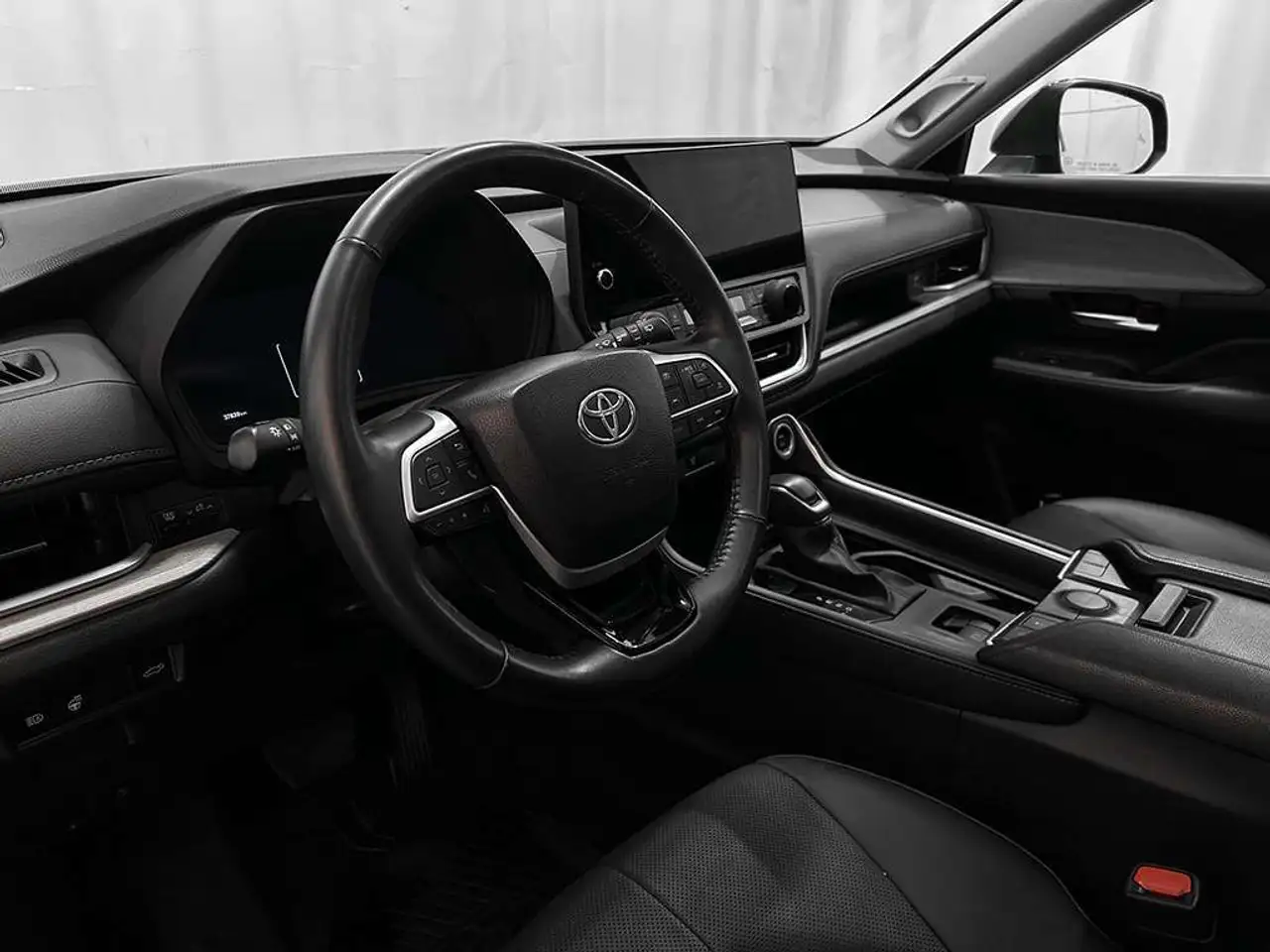 Toyota Grand Highlander снимка Toyota Grand Highlander