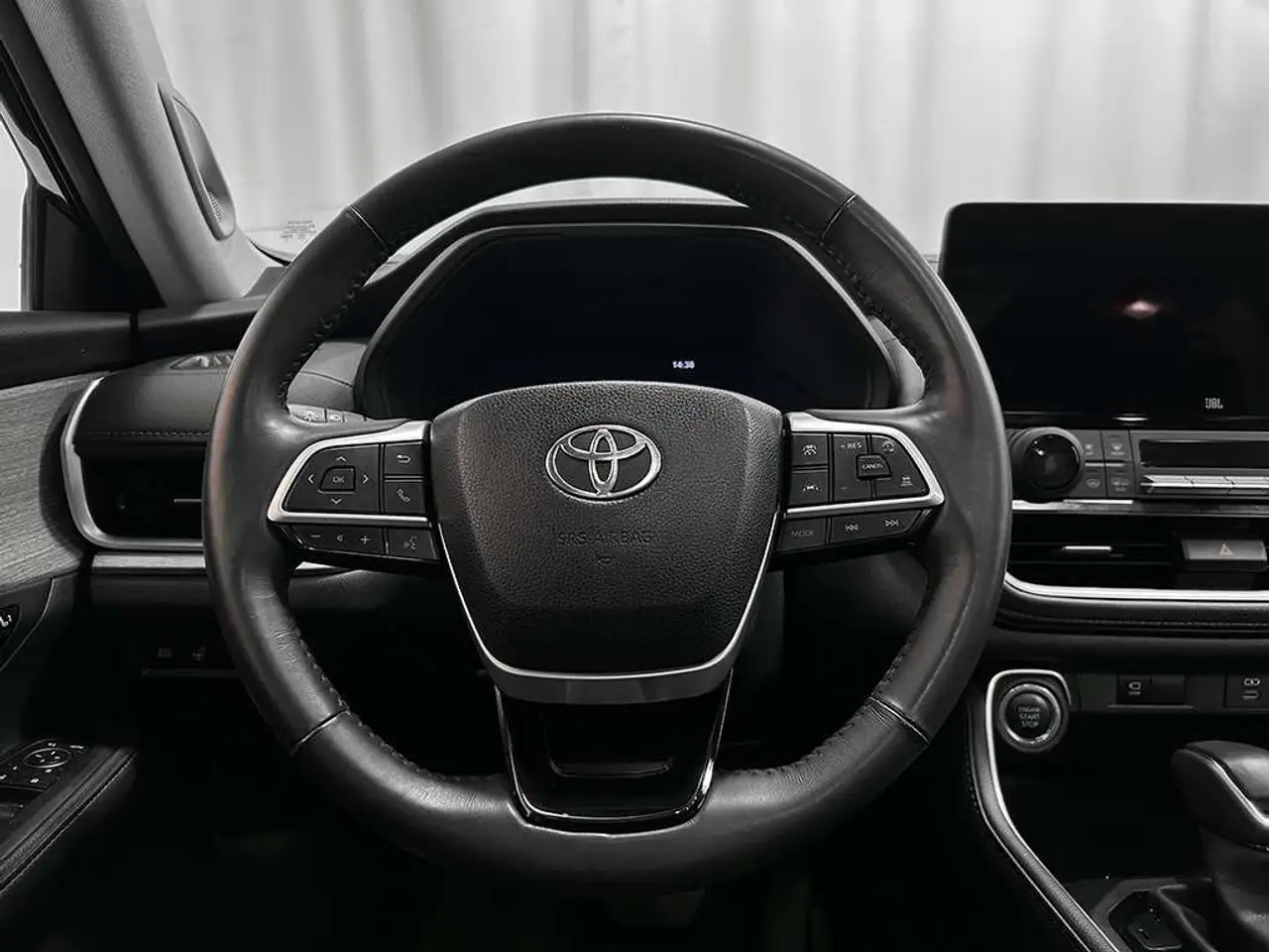 Toyota Grand Highlander снимка Toyota Grand Highlander