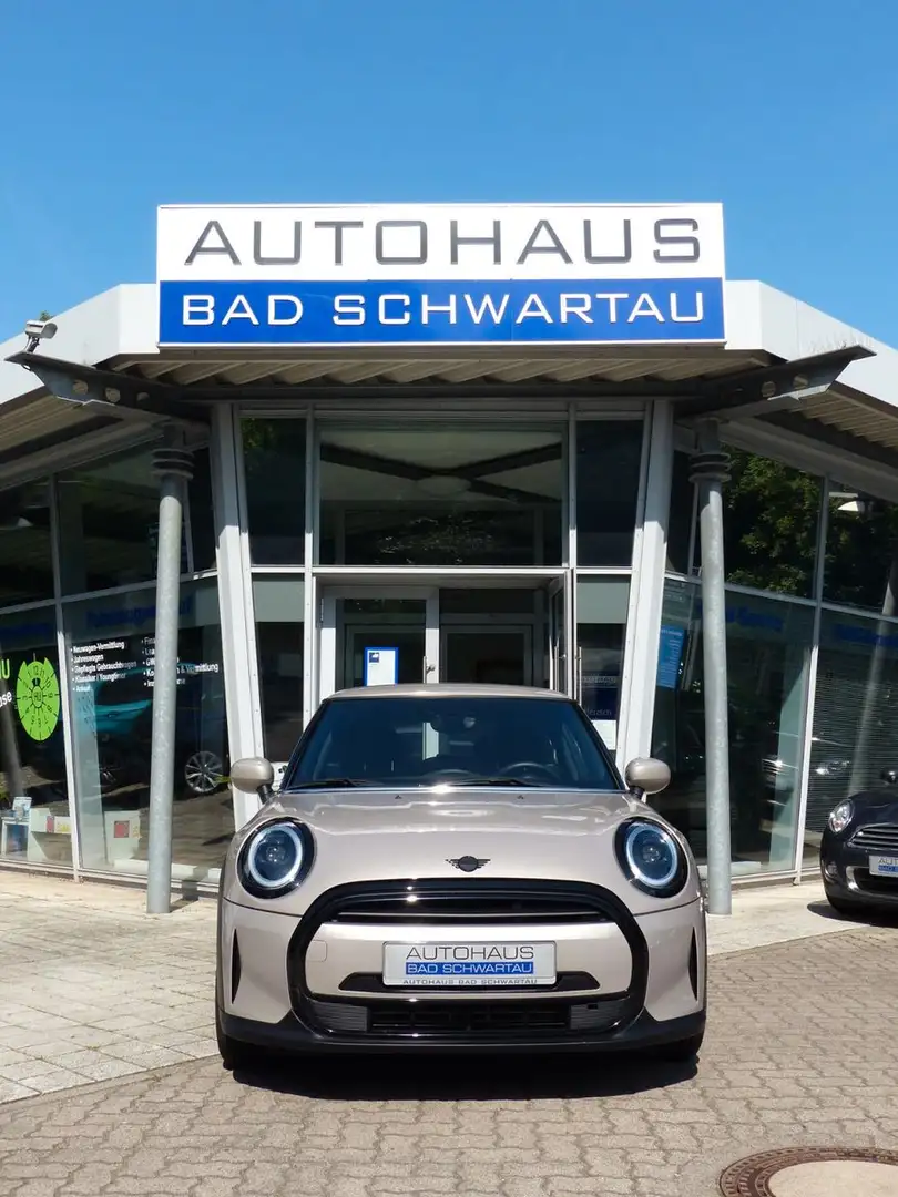 MINI One One Classic Trim Aut.,Navi,K.-Leder,LED,CarPlay Grau - 2