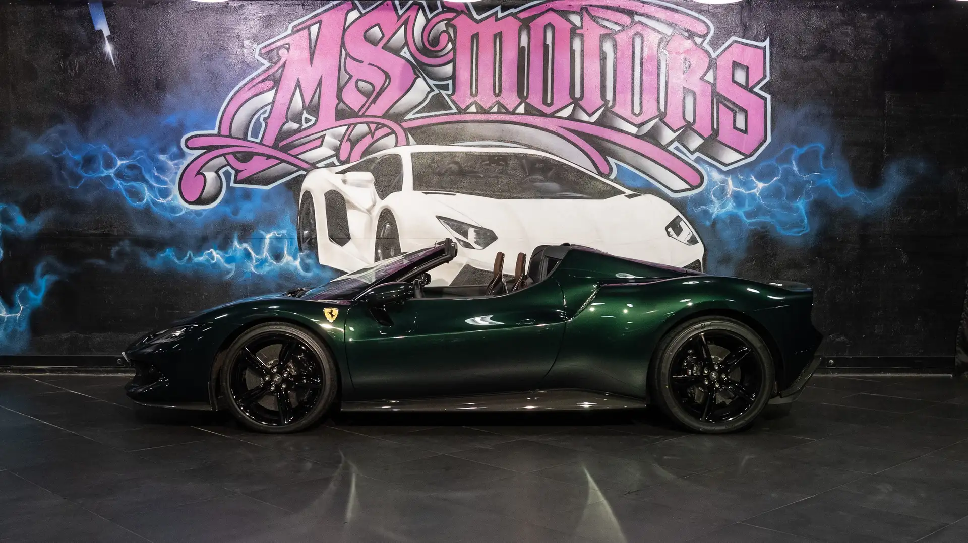 Ferrari 296 GTS FERRARI 296 3.0 TURBO V6 HYBRIDE 830 GTS Grün - 2