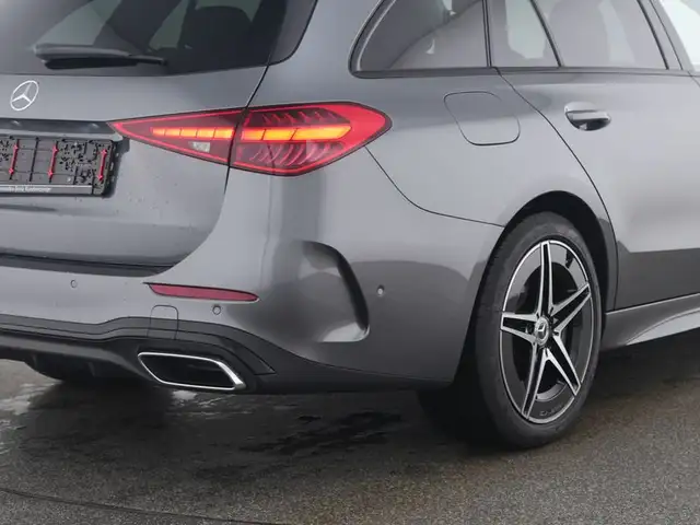 Mercedes-Benz C-Class view 5