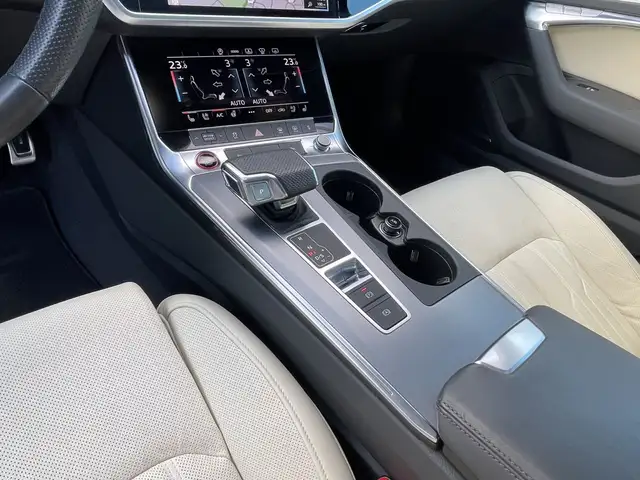 Audi S6 view 15