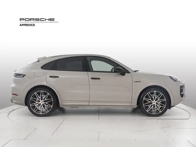 Porsche Cayenne view 6