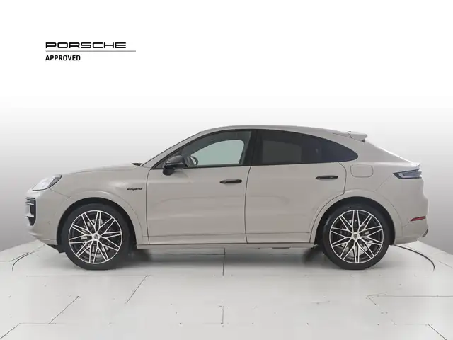 Porsche Cayenne view 2