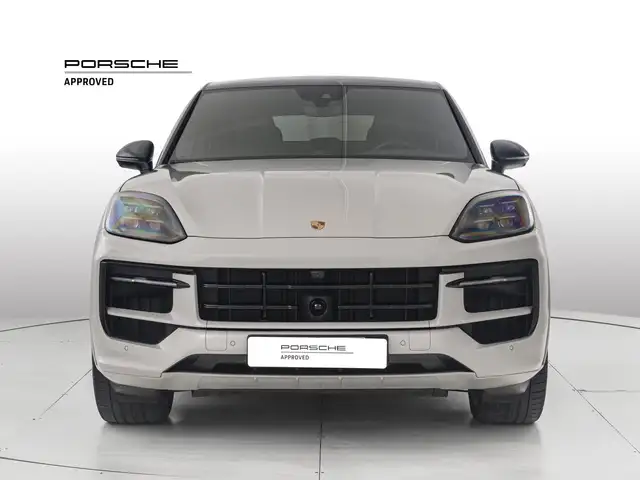 Porsche Cayenne view 8