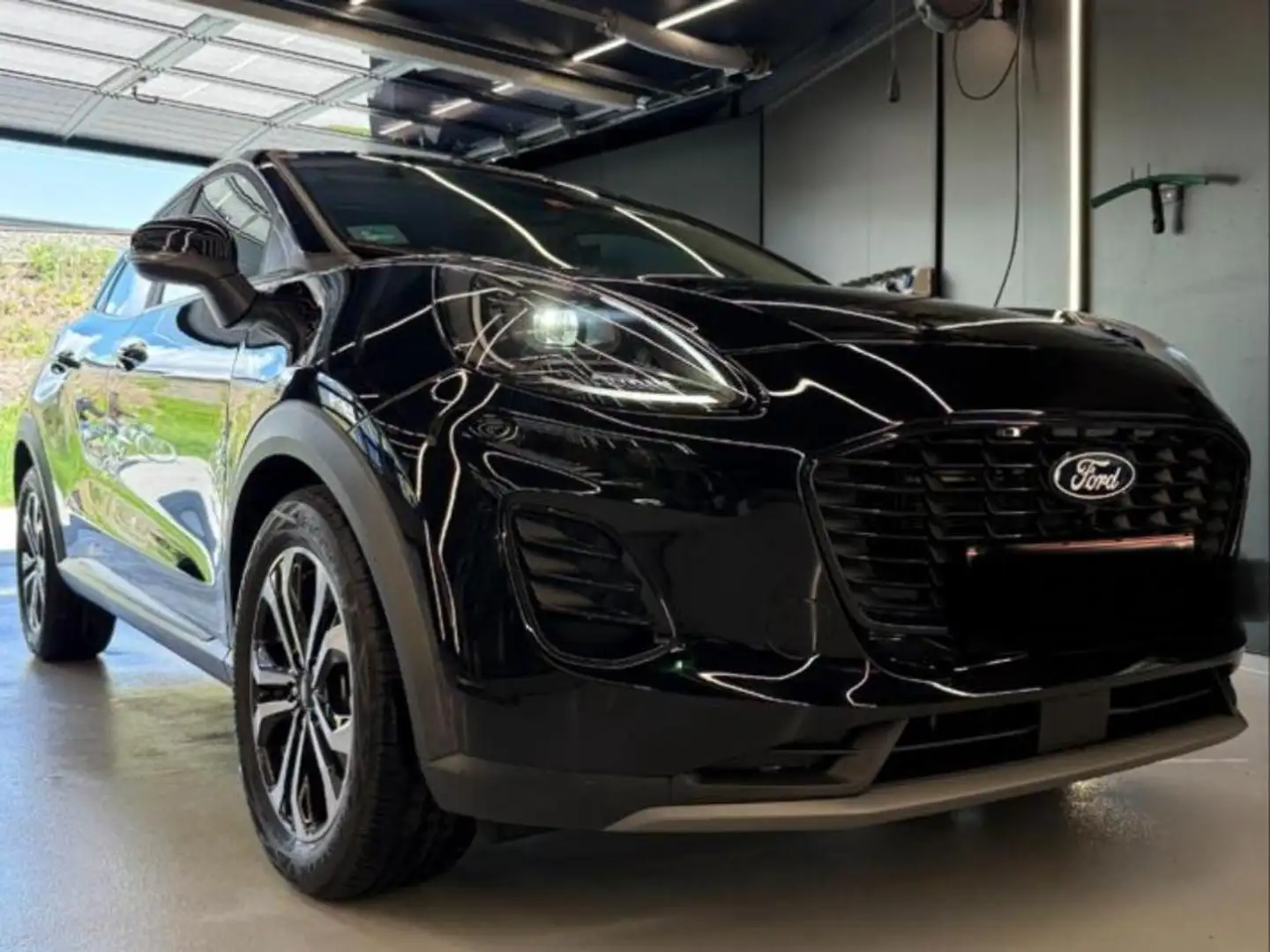 Ford Puma Puma 1,0 EcoBoost Hybrid Titanium Titanium Schwarz - 1