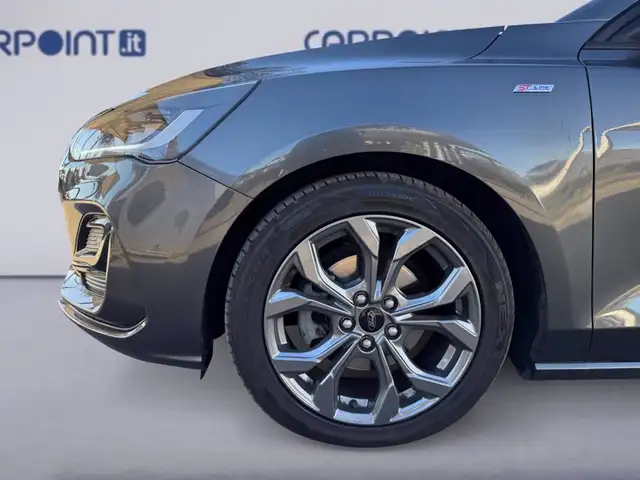 Ford Focus view 14