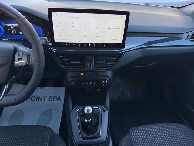 Ford Focus view 11