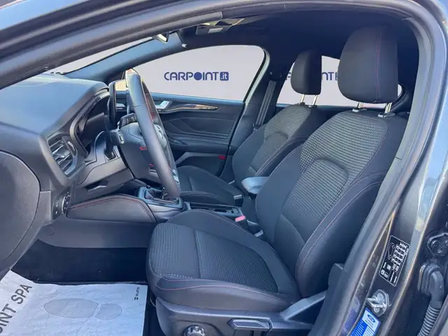 Ford Focus view 9
