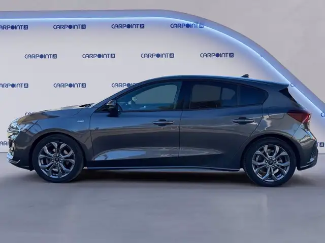 Ford Focus view 2