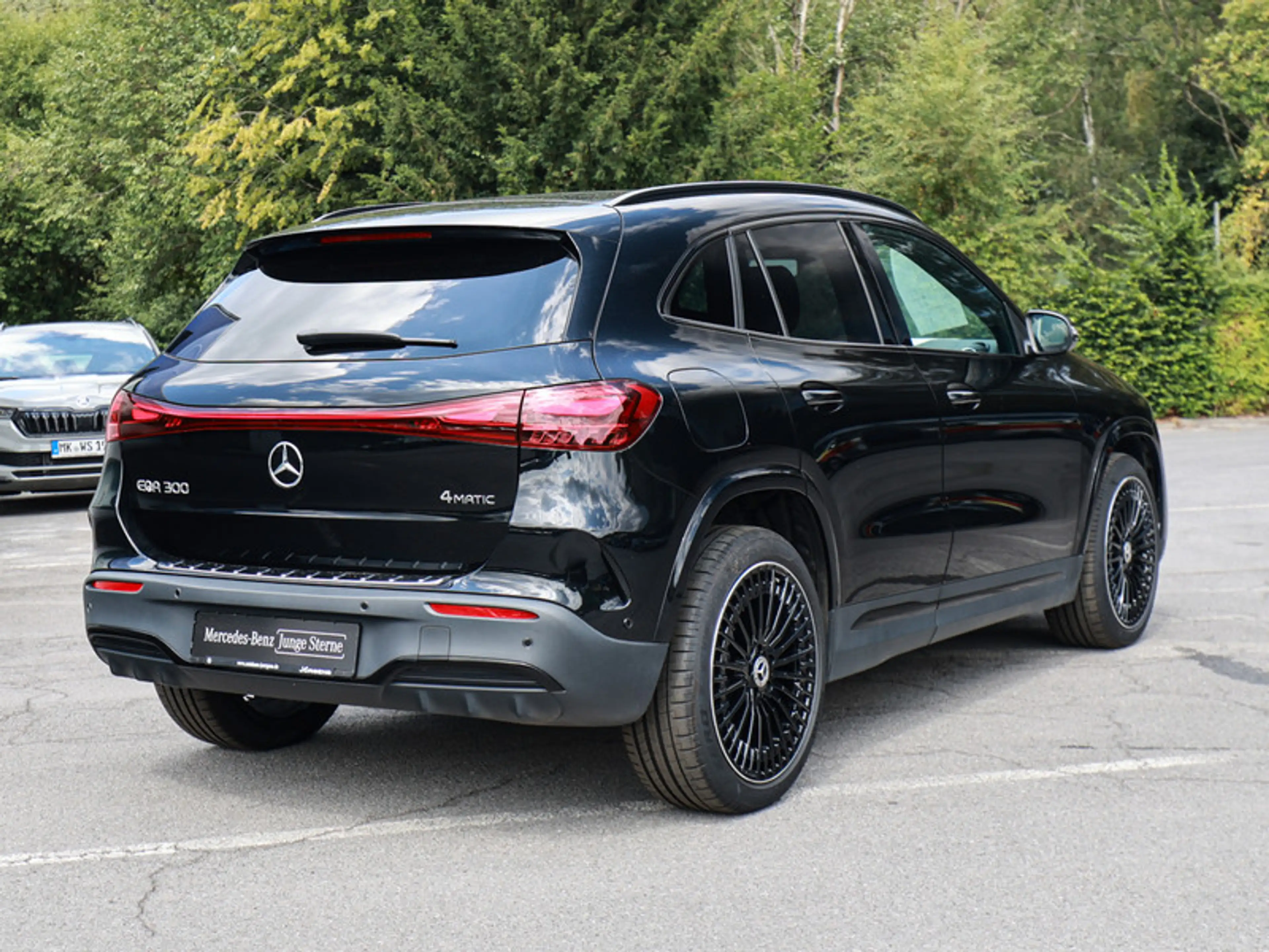 Mercedes-Benz EQA 300 4M AMG-Sport/LED/Cam/Burm/Totw/Night/20 — photo 4